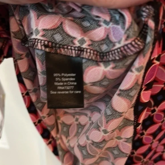 NWT Sonoma Goods for Life Cutout Flutter Sleeve Top Women’s XL Pink with blue - Picture 6 of 11